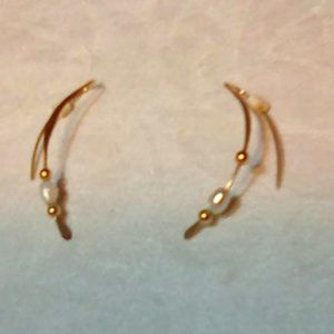 Gold-tone wire earrings with freshwater pearls, for pierced ears